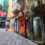 Appartement Murales In Bed Spagnoli Napels