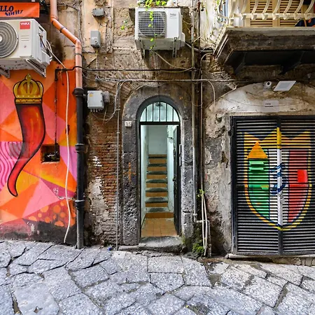 Murales In Bed Spagnoli Apartment